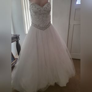 Ladies Wedding Dress